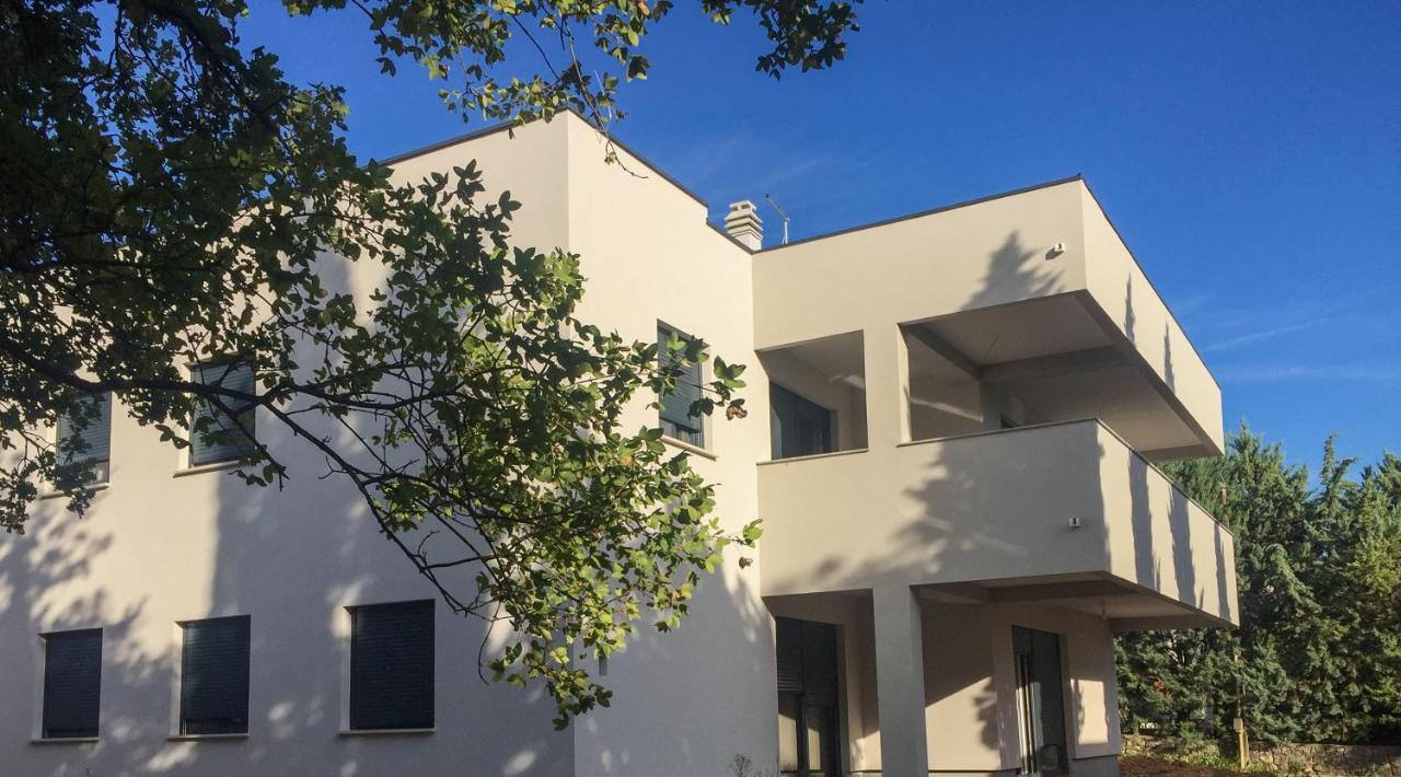 M Plus Residence Pinezici  Luaran gambar