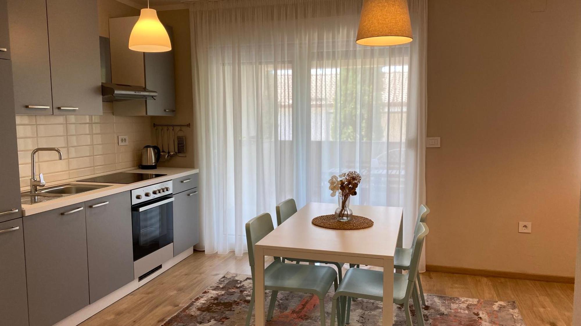 M Plus Residence Pinezici  Luaran gambar