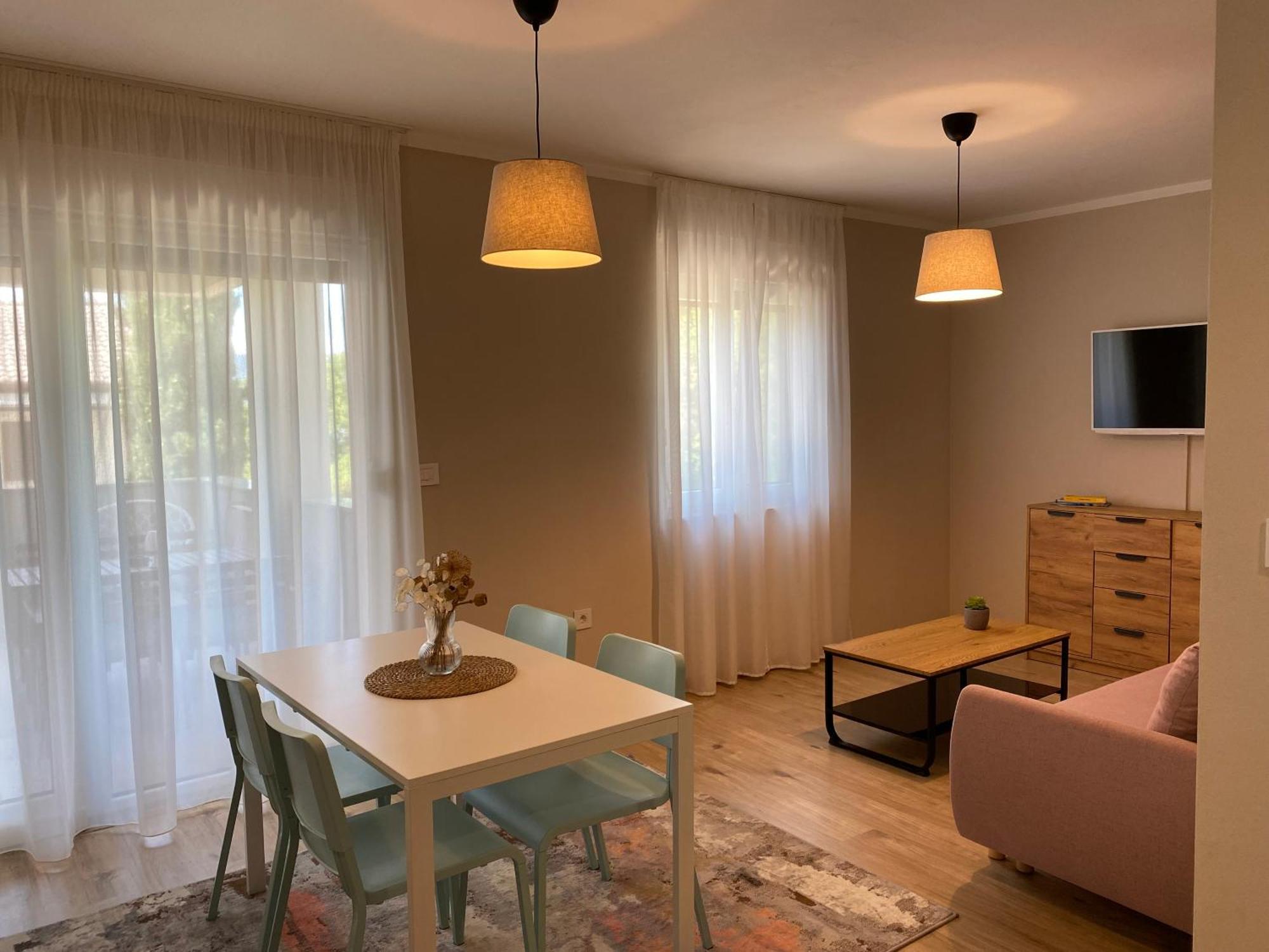 M Plus Residence Pinezici  Luaran gambar